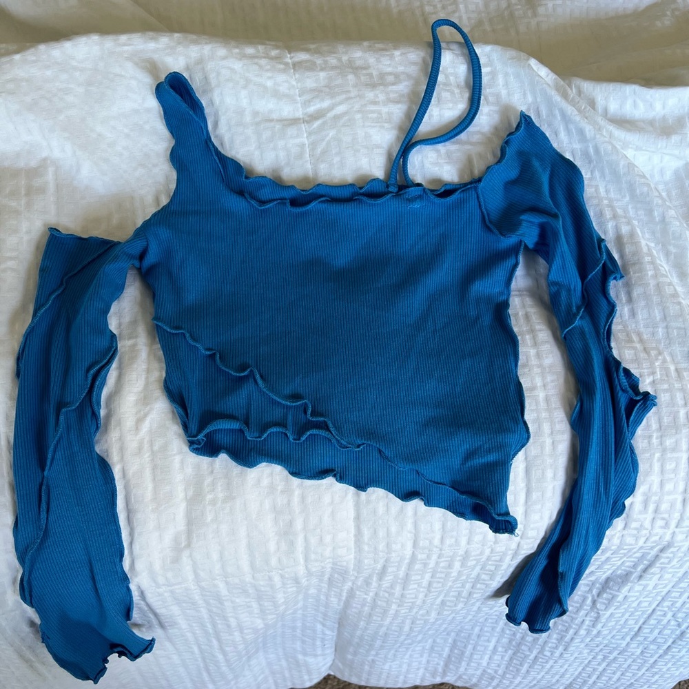 UNWORN blue top